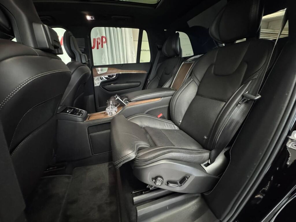Volvo XC90 2017 Musta