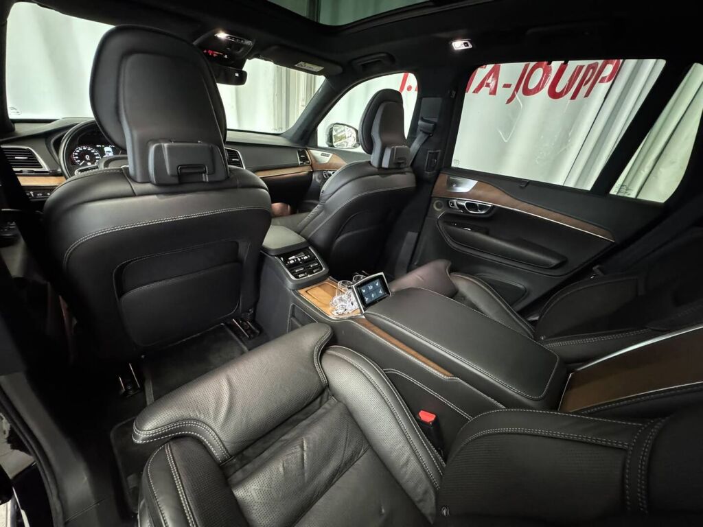 Volvo XC90 2017 Musta