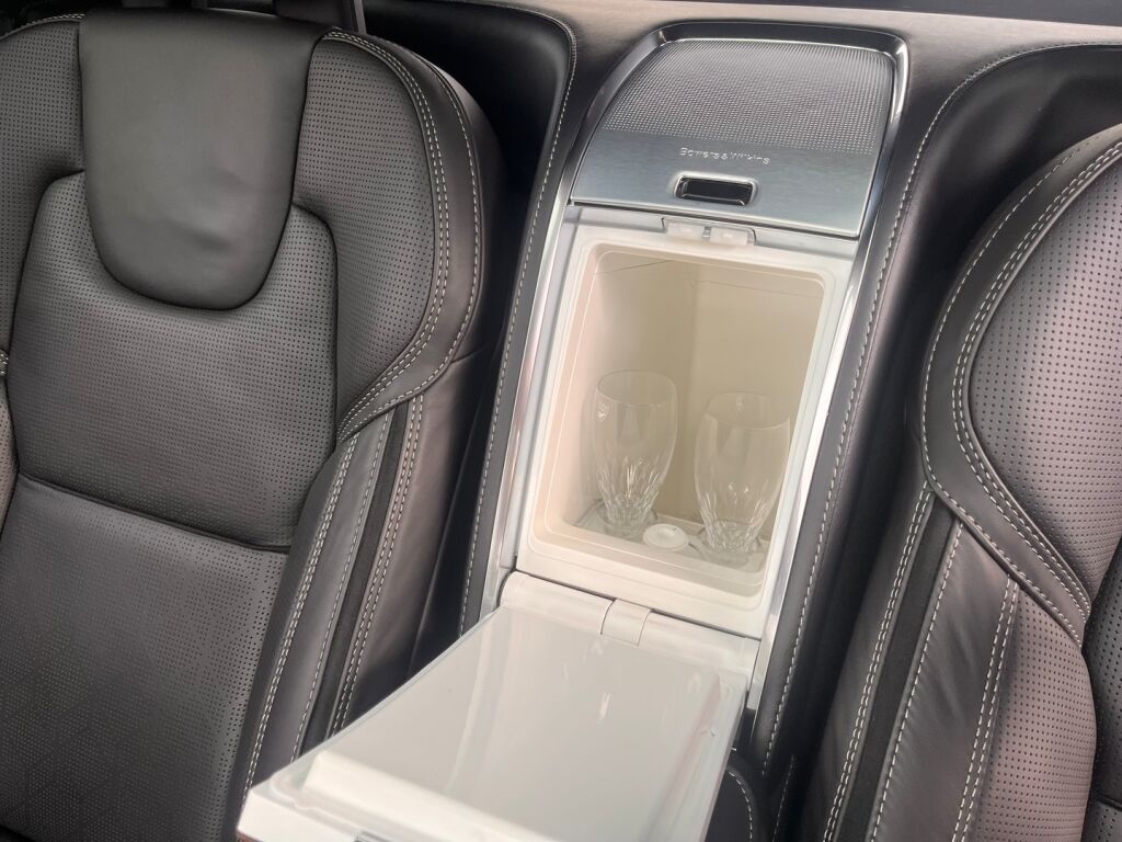 Volvo XC90 2017 Musta