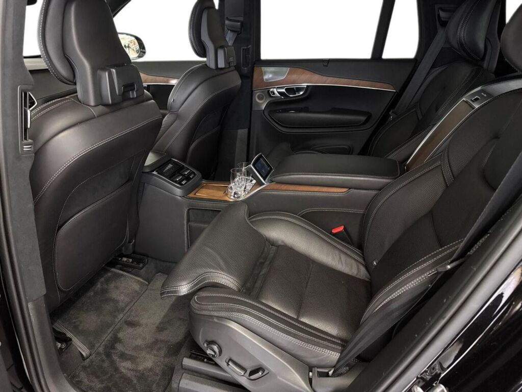 Volvo XC90 2017 Musta