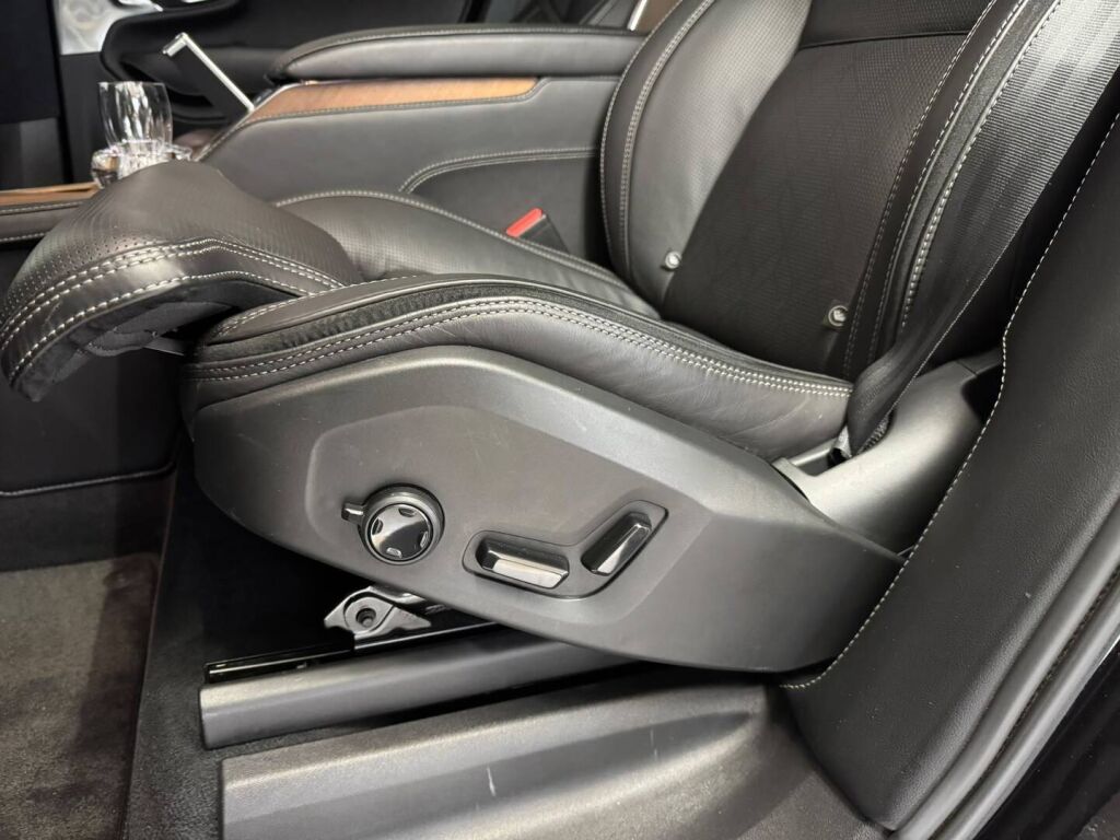 Volvo XC90 2017 Musta
