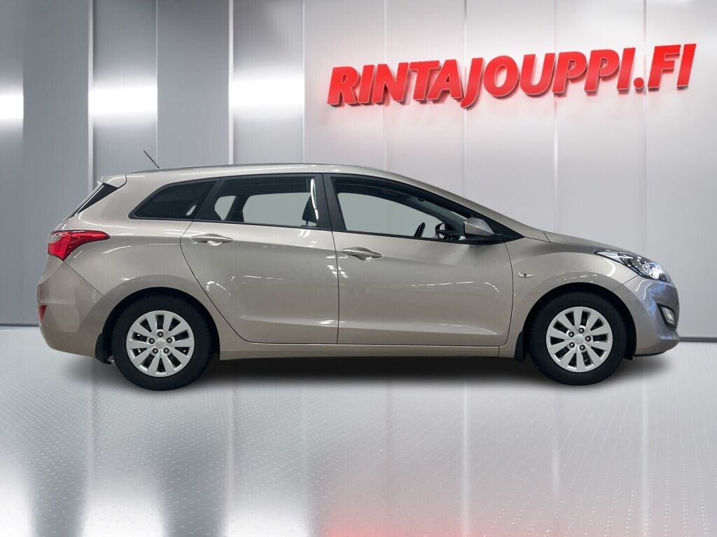 Hyundai i30 Wagon 2017 Ruskea (beige)