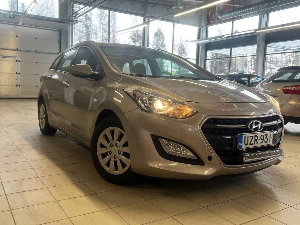 Hyundai i30 Wagon 2017 Ruskea (beige)