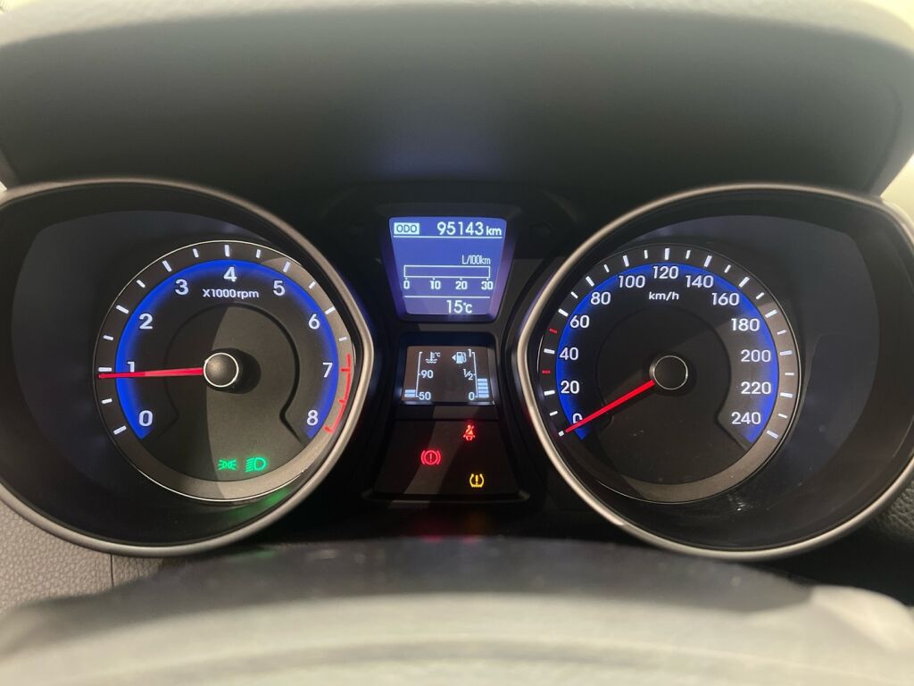 Hyundai i30 Wagon 2017 Ruskea (beige)