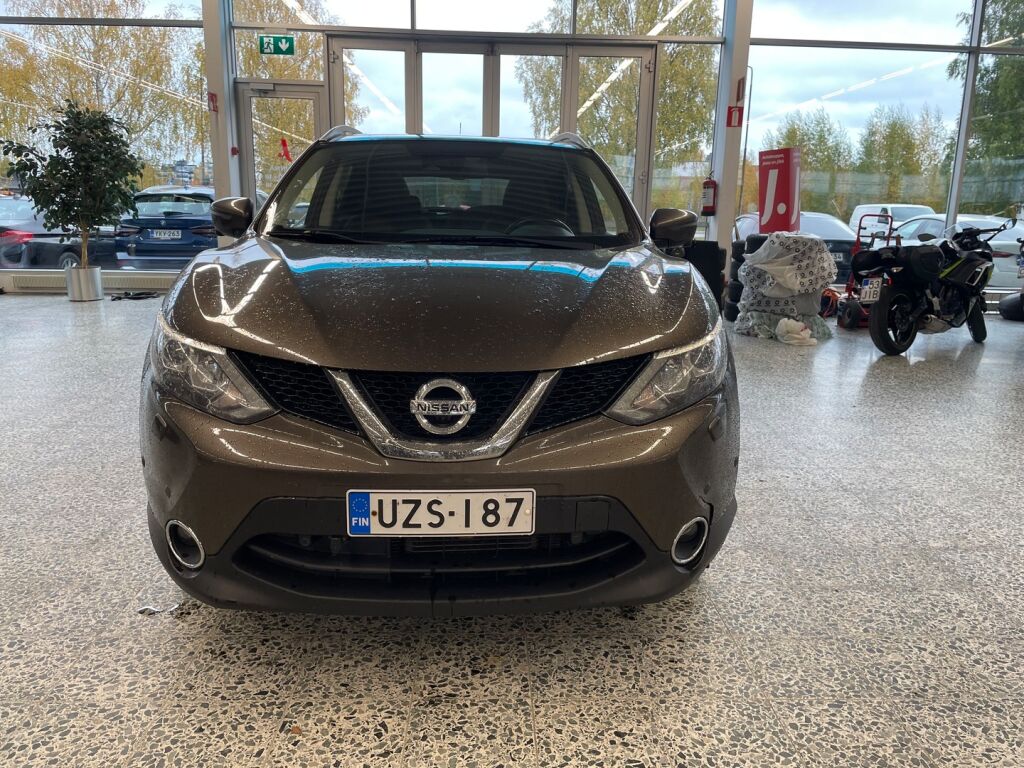 Nissan Qashqai 2017 Ruskea (beige)