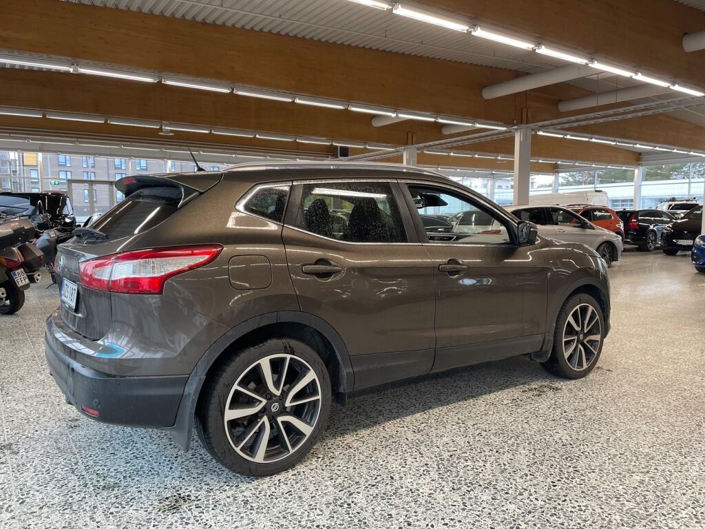 Nissan Qashqai 2017 Ruskea (beige)