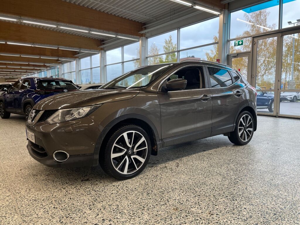 Nissan Qashqai 2017 Ruskea (beige)