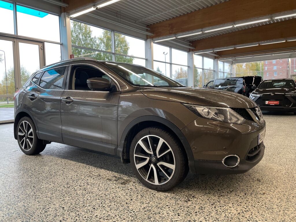 Nissan Qashqai 2017 Ruskea (beige)