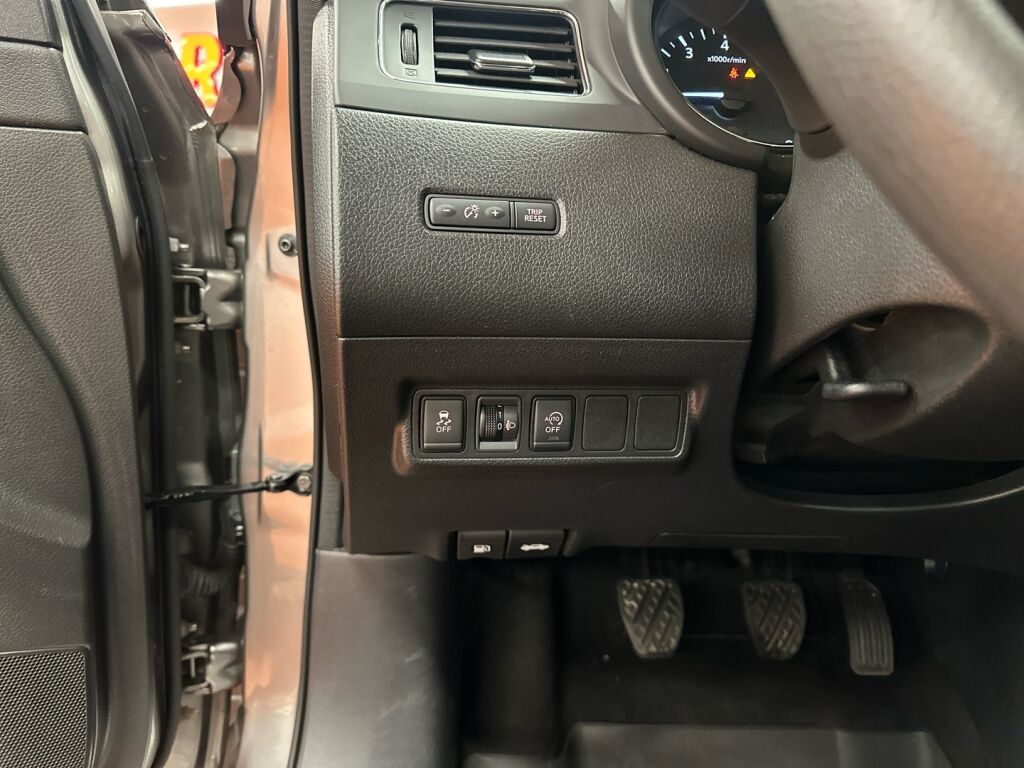 Nissan Pulsar 2017 Harmaa