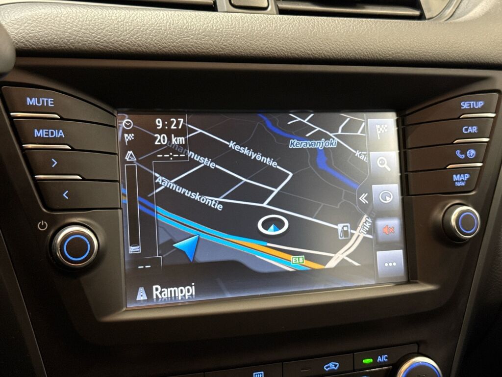 Toyota Avensis 2017 Musta