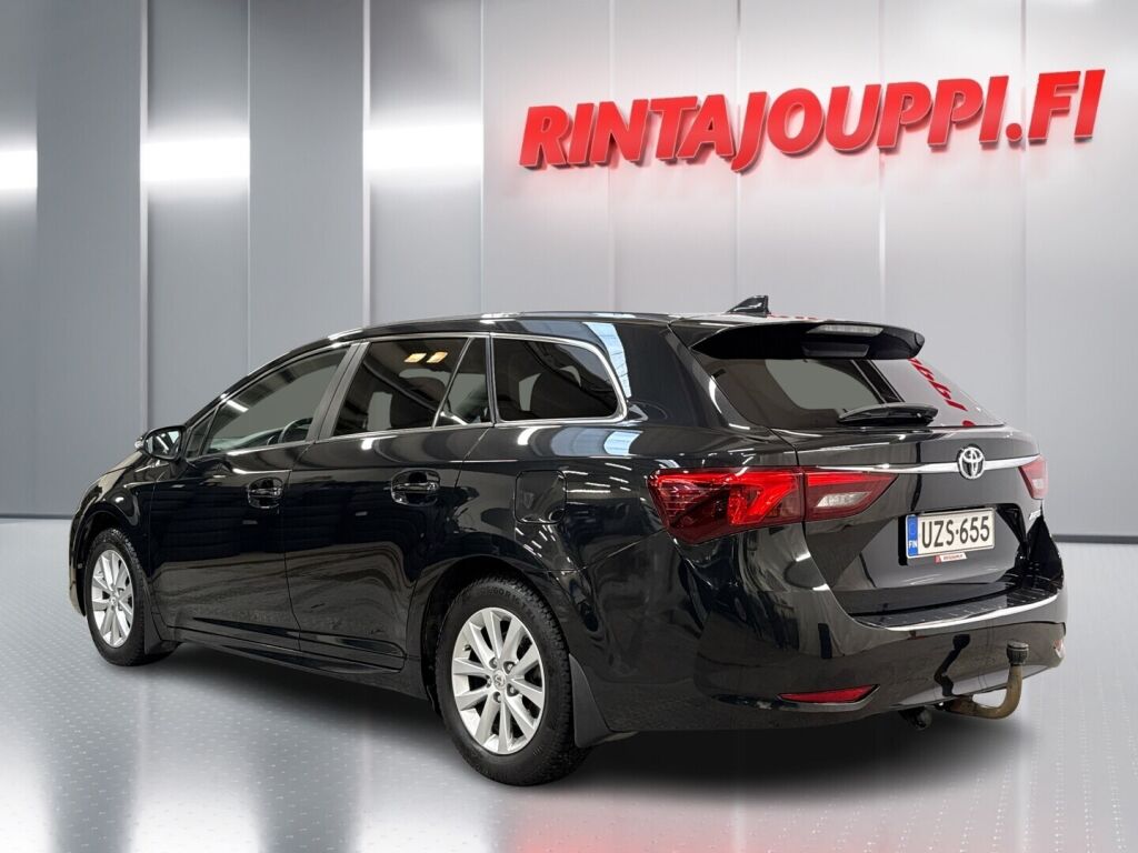 Toyota Avensis 2017 Musta