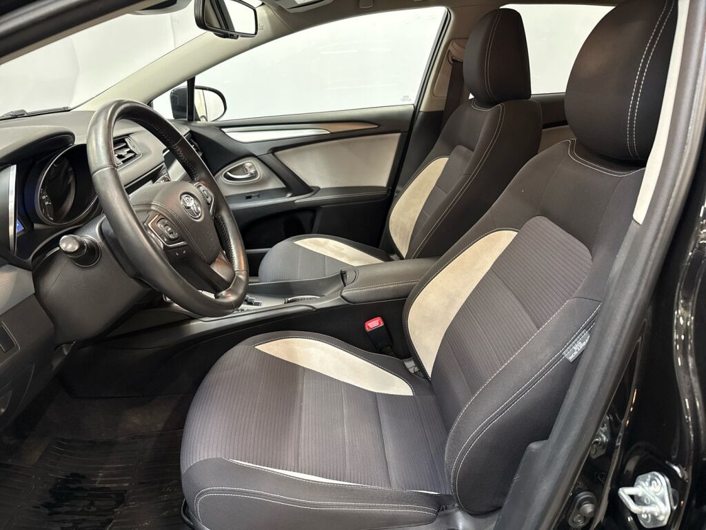 Toyota Avensis 2017 Musta