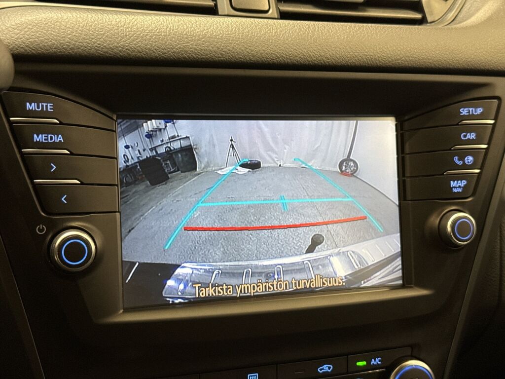 Toyota Avensis 2017 Musta