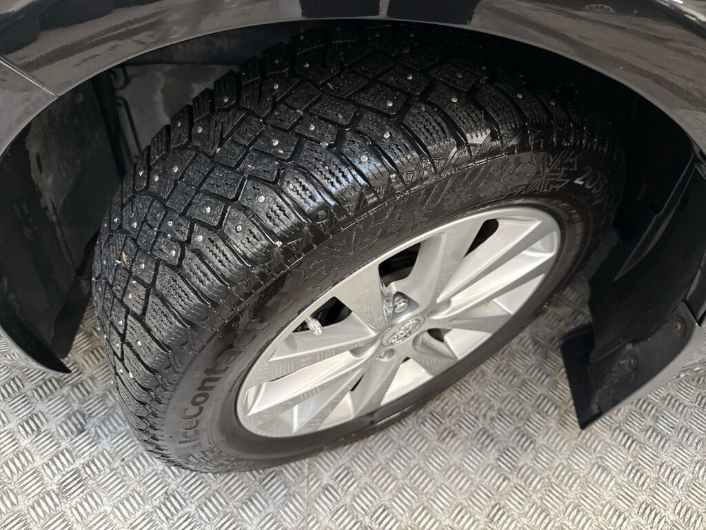 Toyota Avensis 2017 Musta