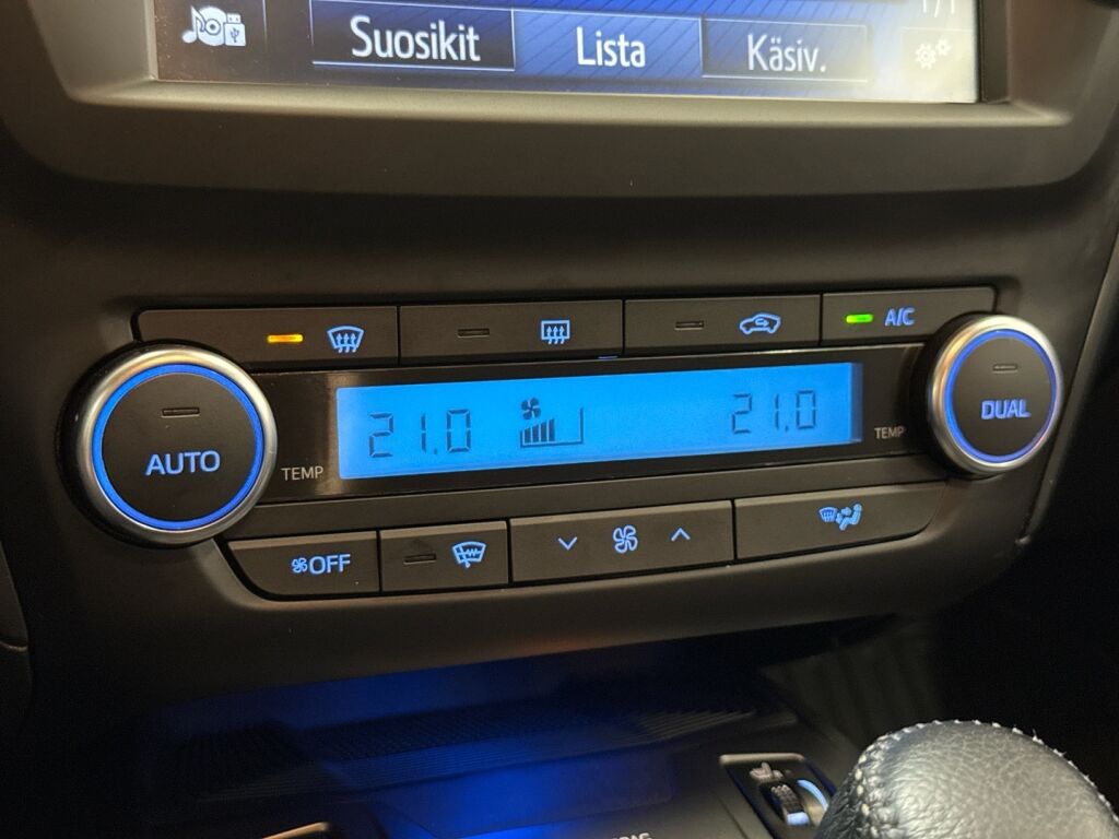 Toyota Avensis 2017 Musta