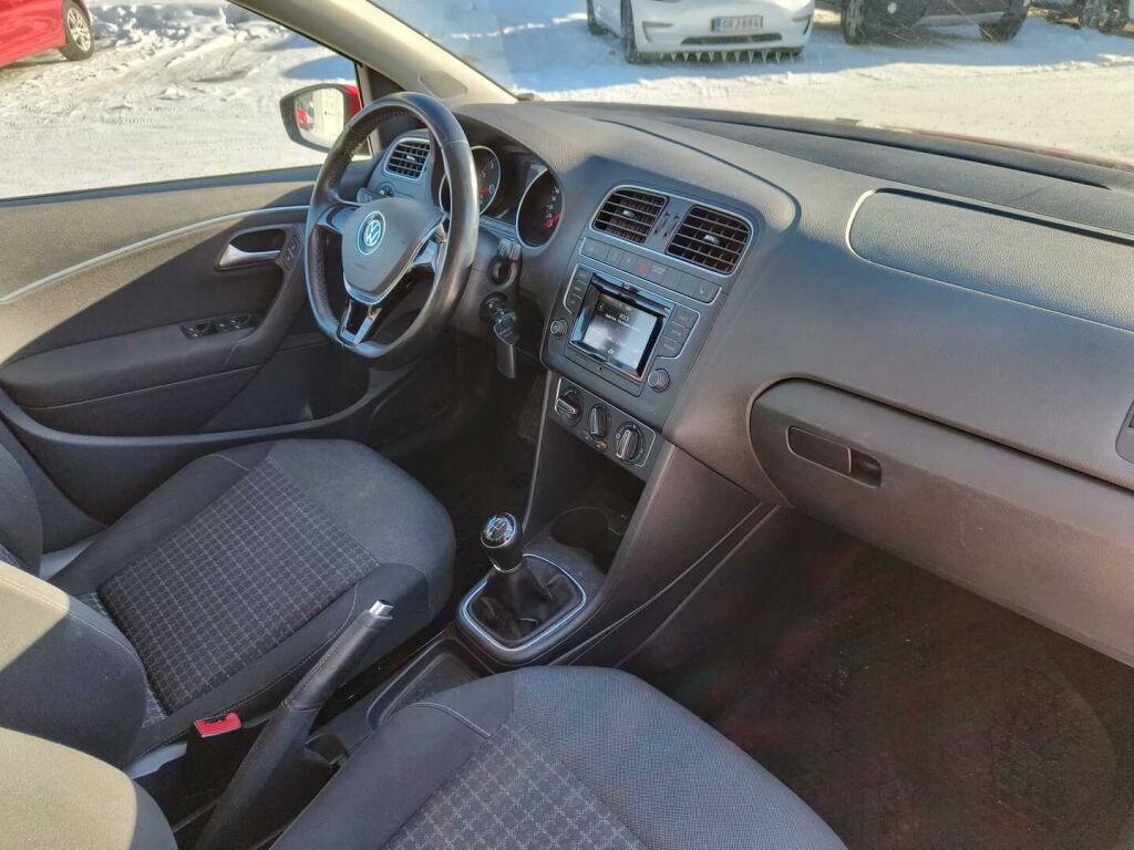 Volkswagen Polo 2017 Punainen