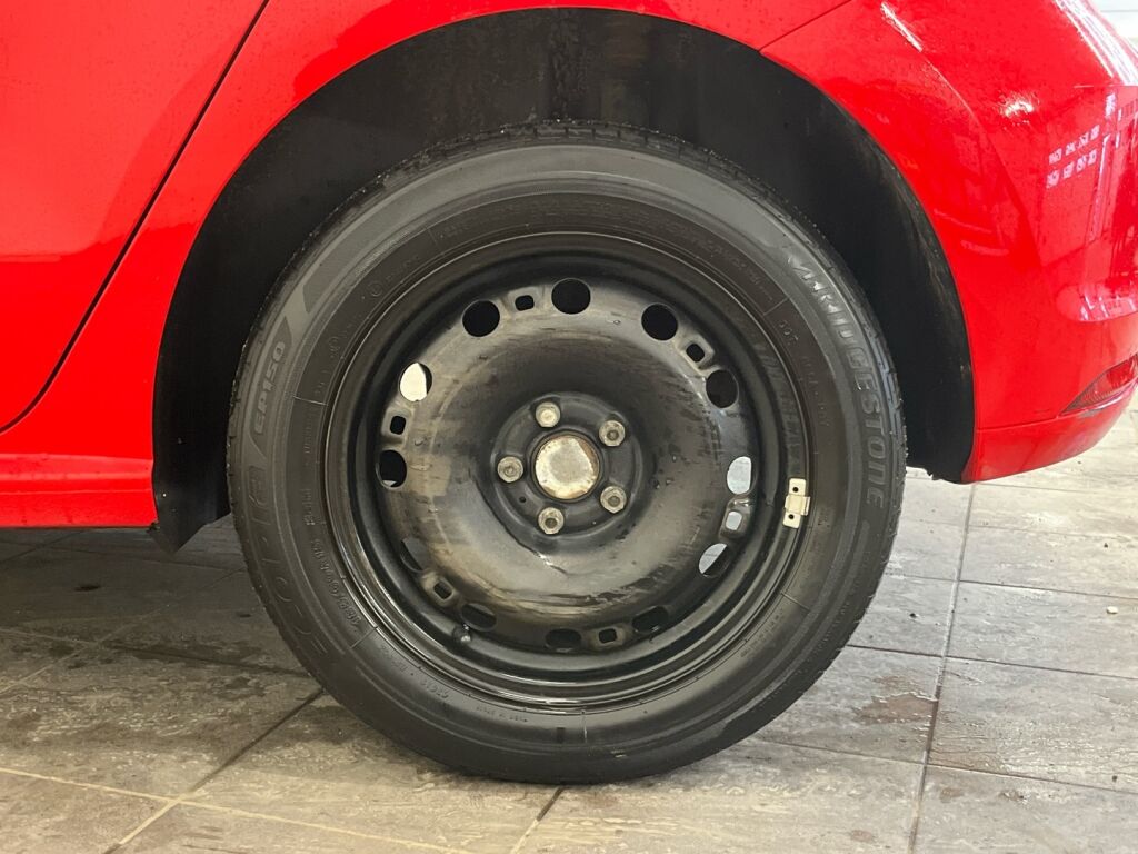 Volkswagen Polo 2017 Punainen