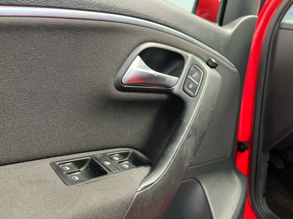 Volkswagen Polo 2017 Punainen