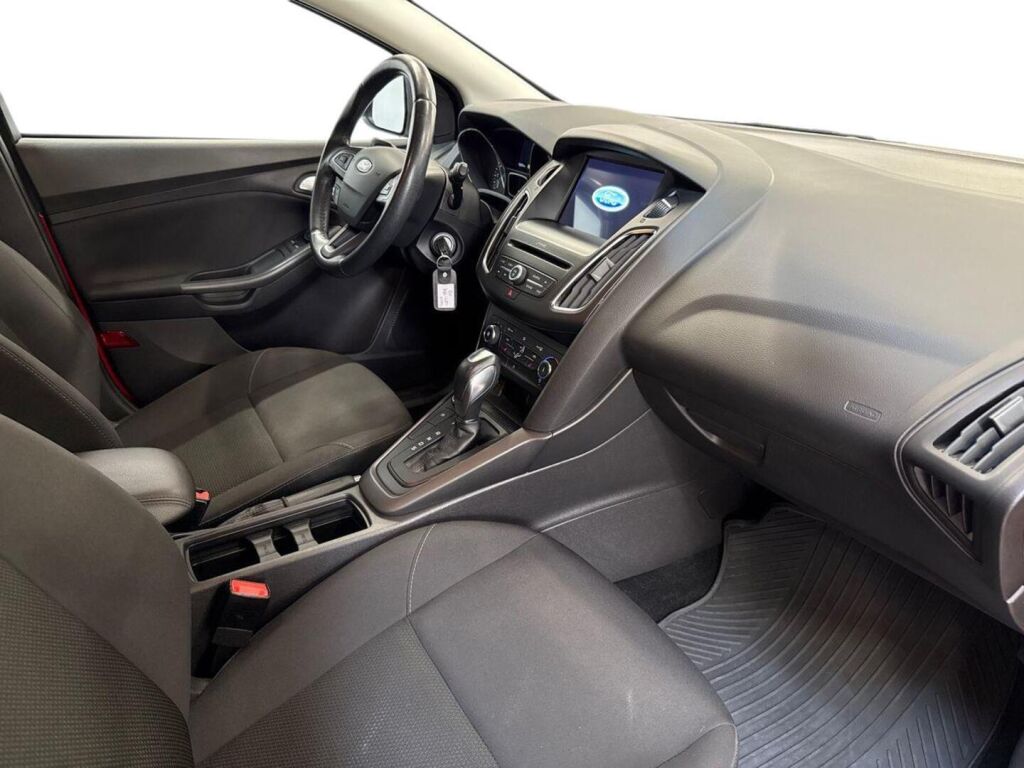 Ford Focus 2017 Punainen