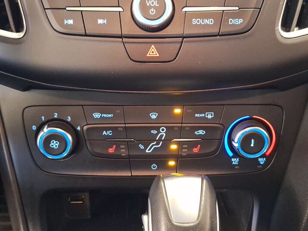 Ford Focus 2017 Punainen