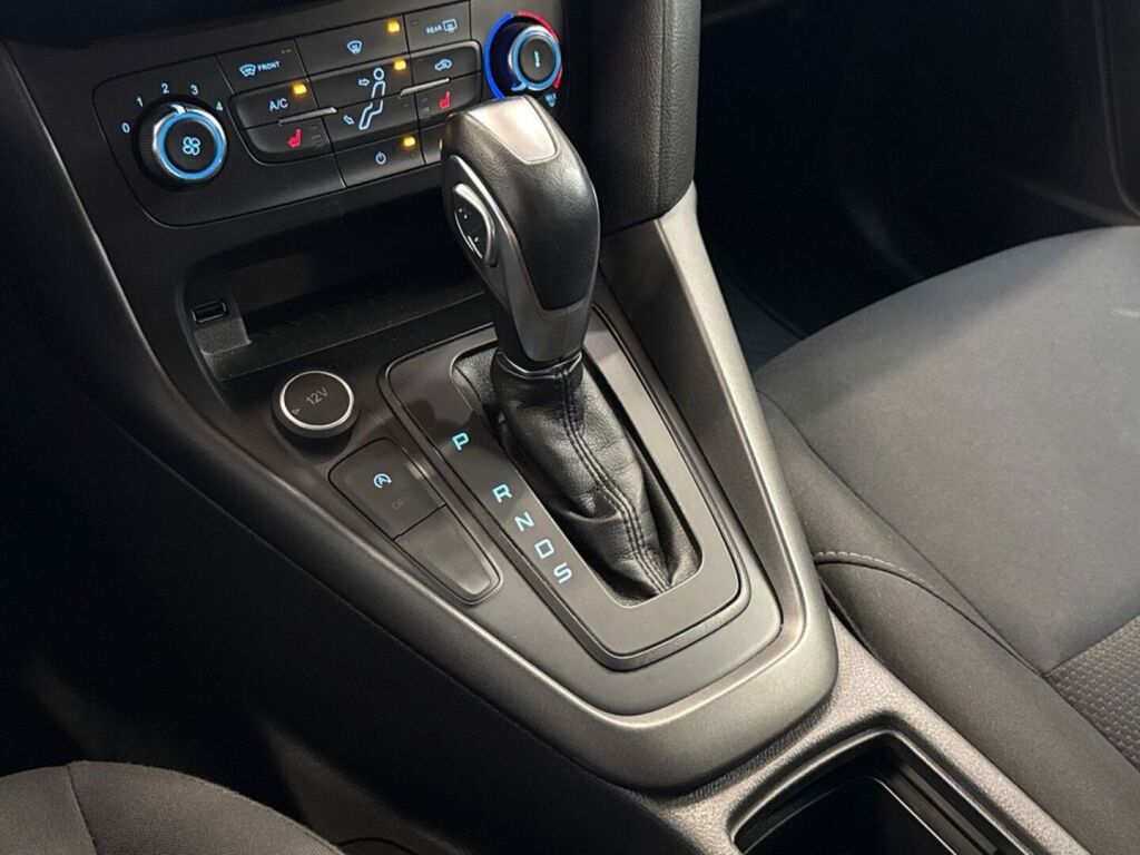 Ford Focus 2017 Punainen