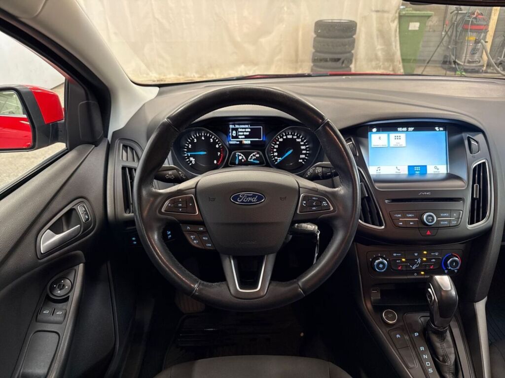 Ford Focus 2017 Punainen