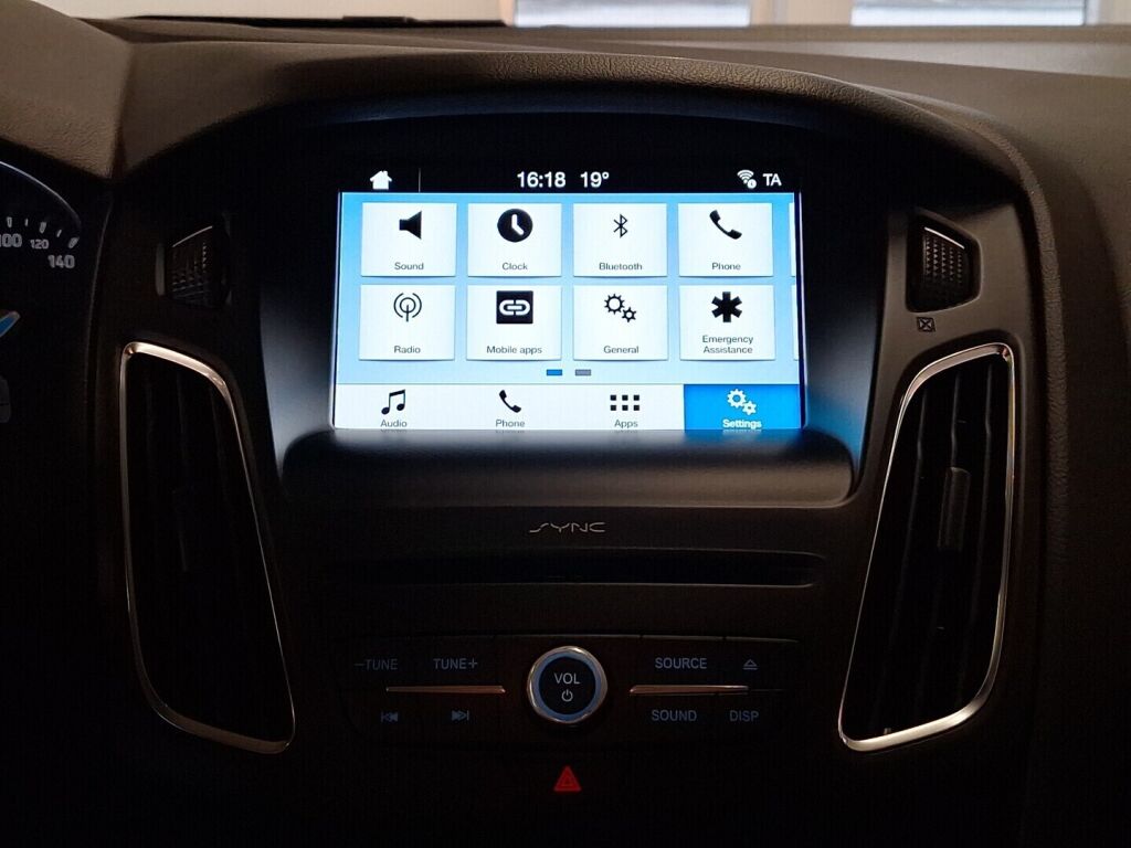 Ford Focus 2017 Punainen