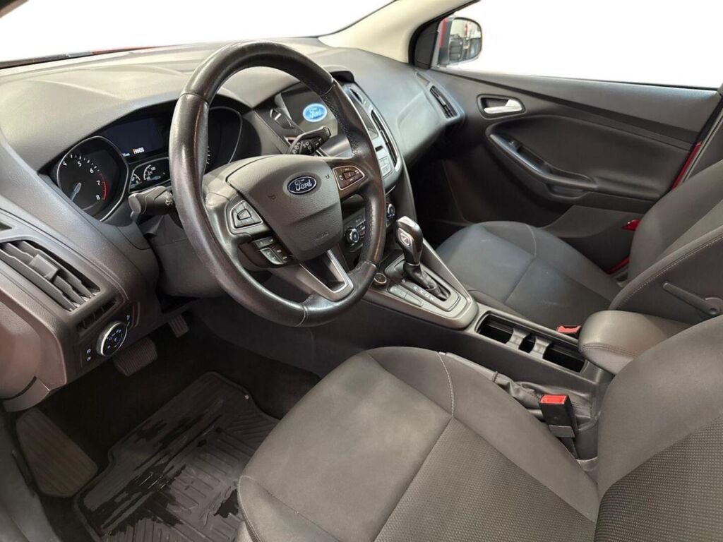 Ford Focus 2017 Punainen