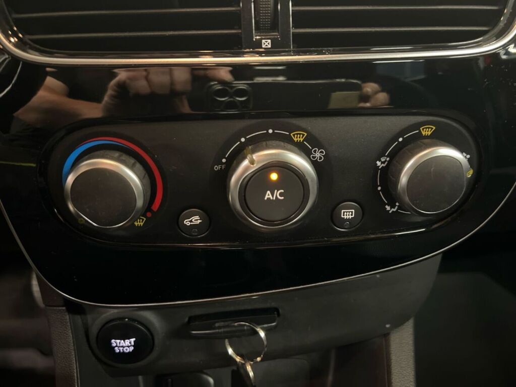 Renault Clio 2017 Punainen