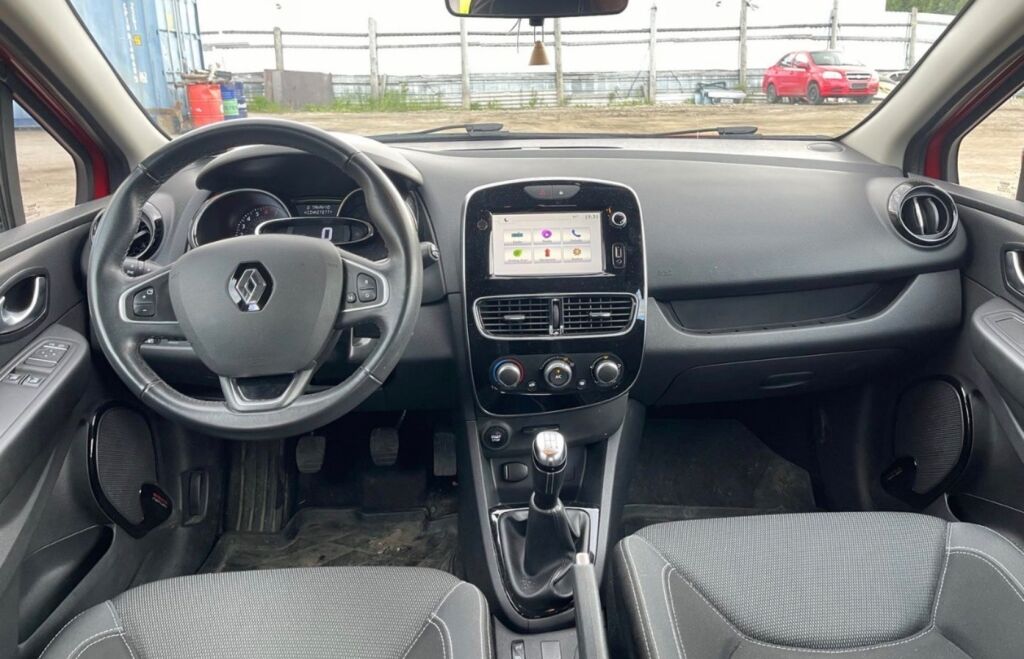Renault Clio 2017 Punainen