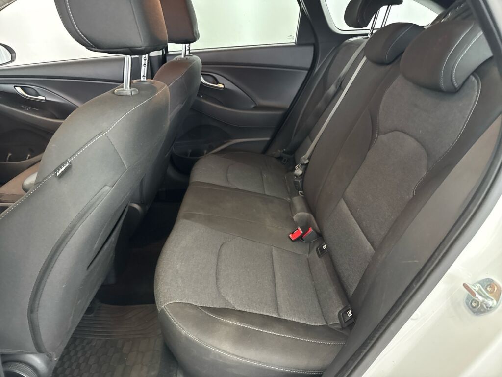 Hyundai i30 Wagon 2021 Valkoinen