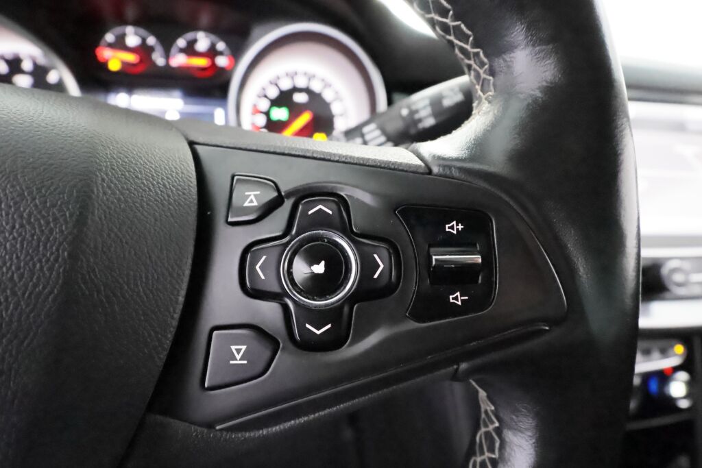 Opel Astra 2017 Musta