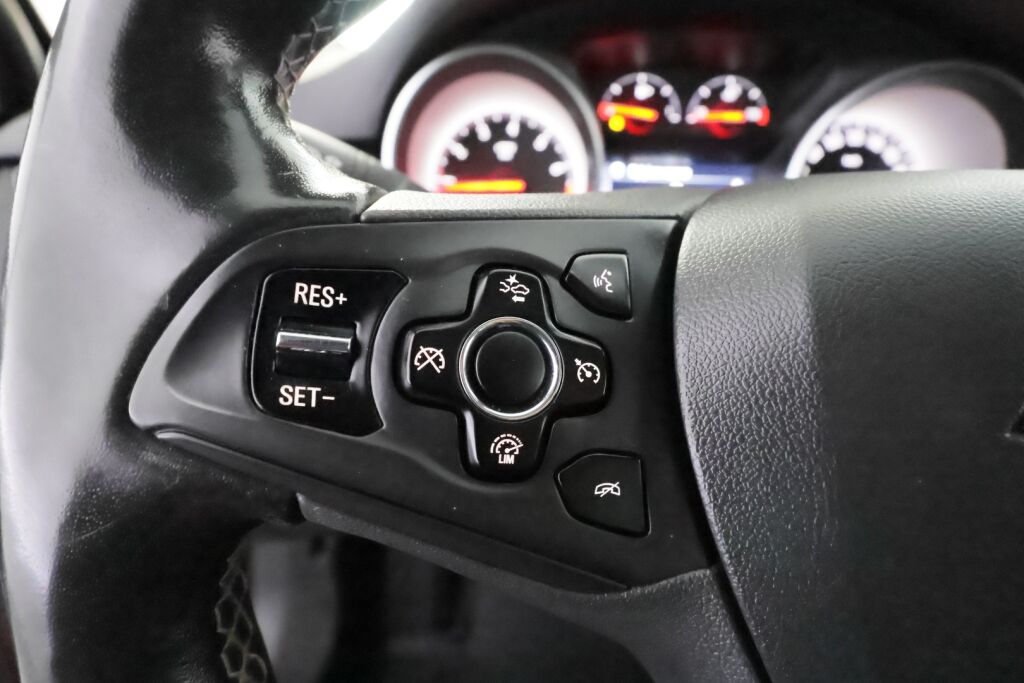 Opel Astra 2017 Musta