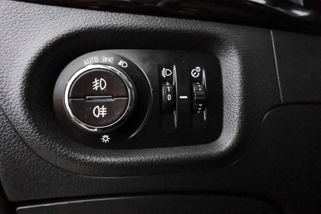 Opel Astra 2017 Musta