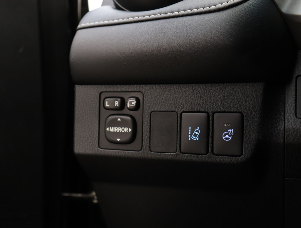 Toyota RAV4 2017 Musta