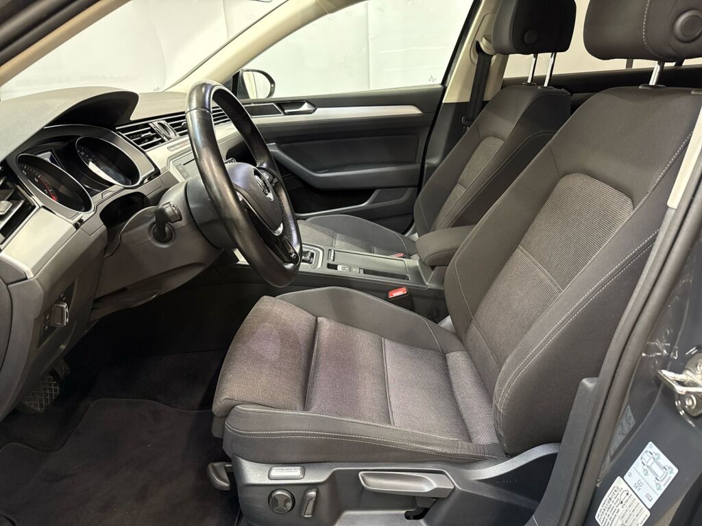 Volkswagen Passat 2018 Harmaa