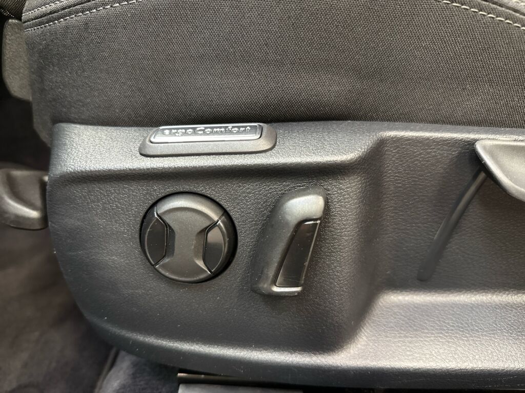 Volkswagen Passat 2018 Harmaa