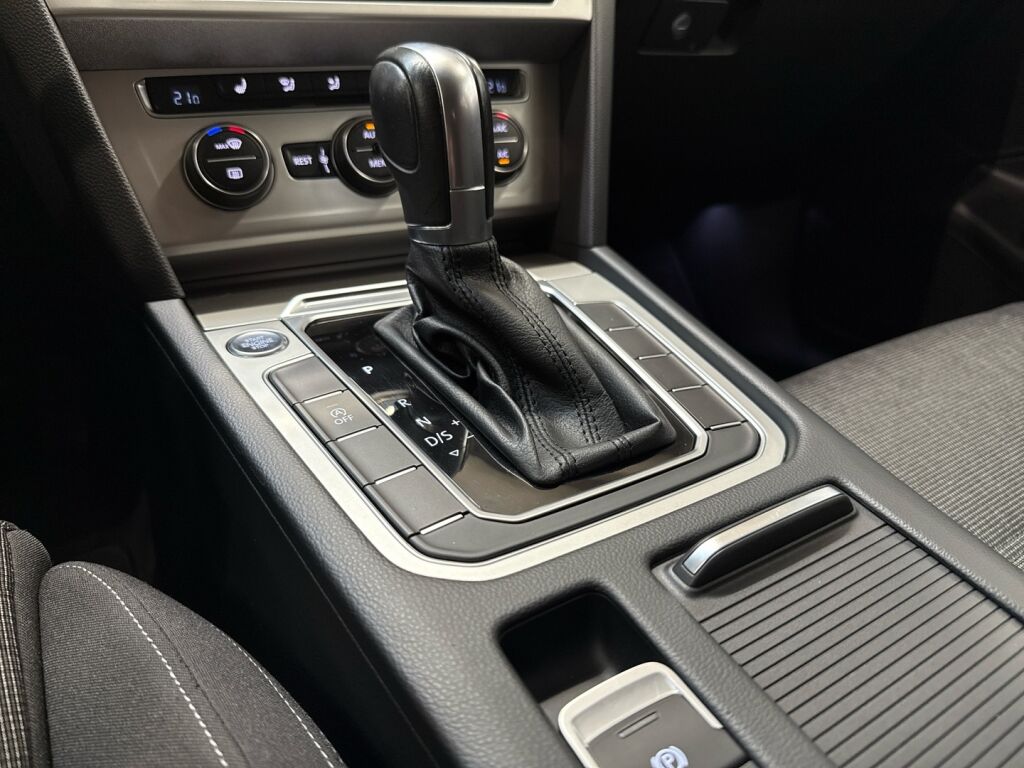 Volkswagen Passat 2018 Harmaa