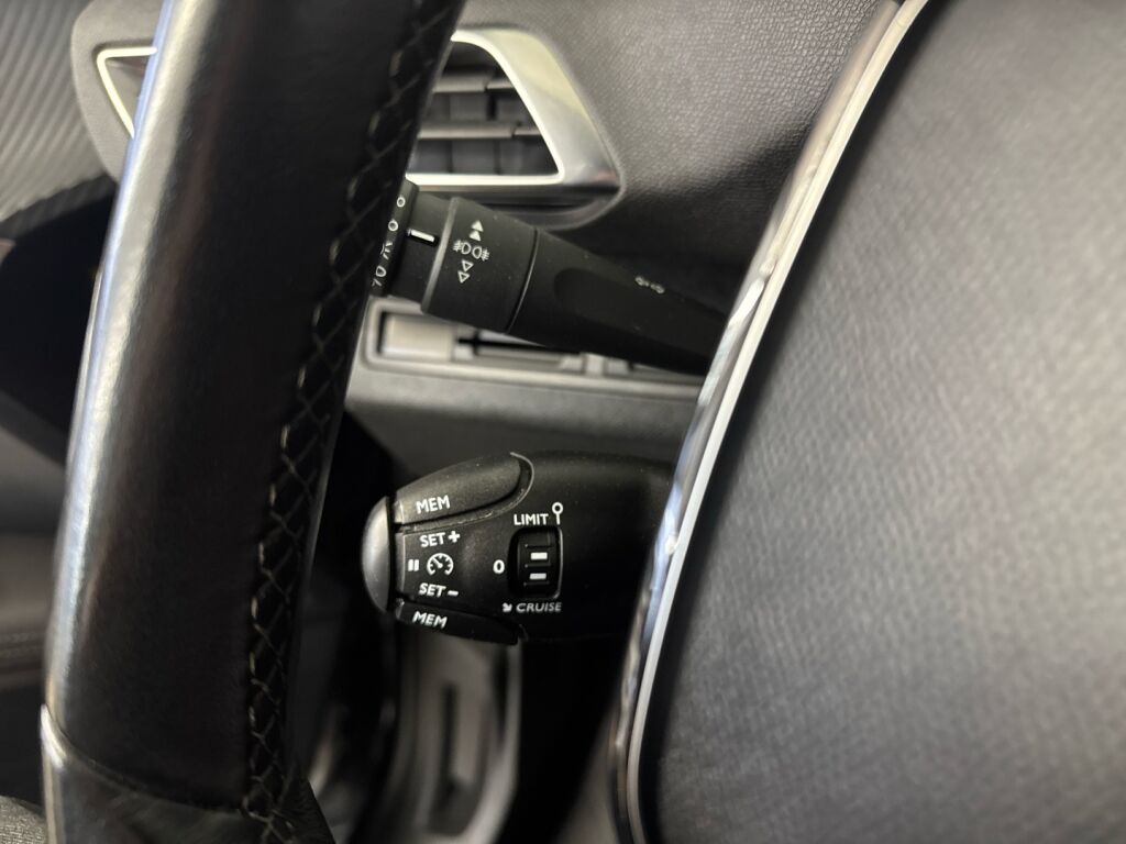 Peugeot 3008 2017 Musta