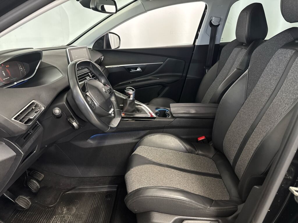 Peugeot 3008 2017 Musta