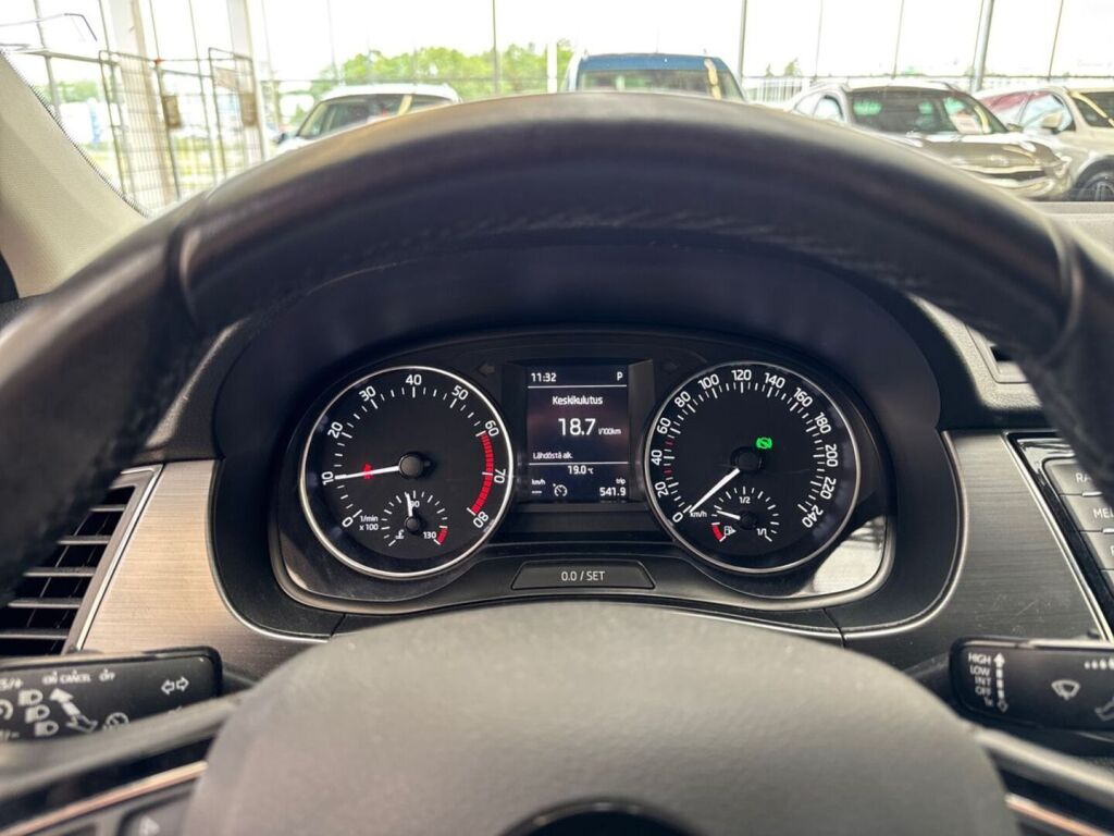 Skoda Fabia 2018 Sininen