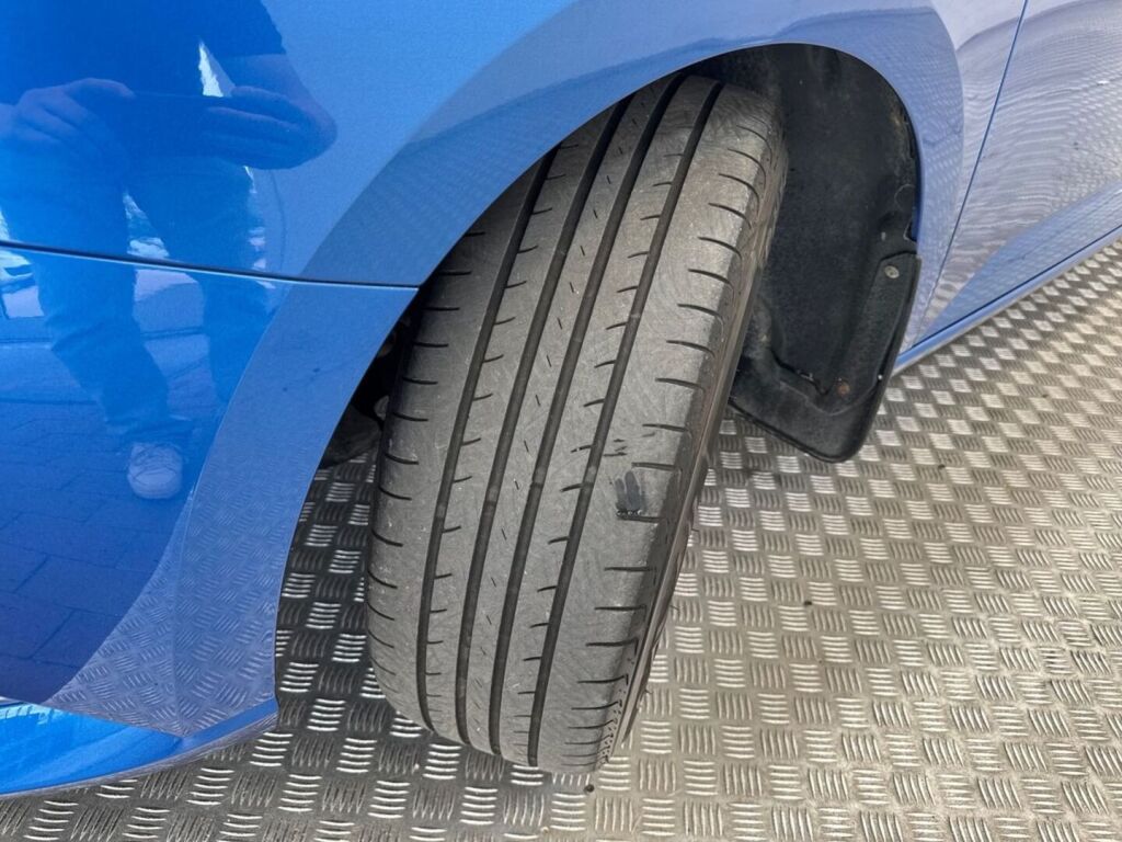 Skoda Fabia 2018 Sininen