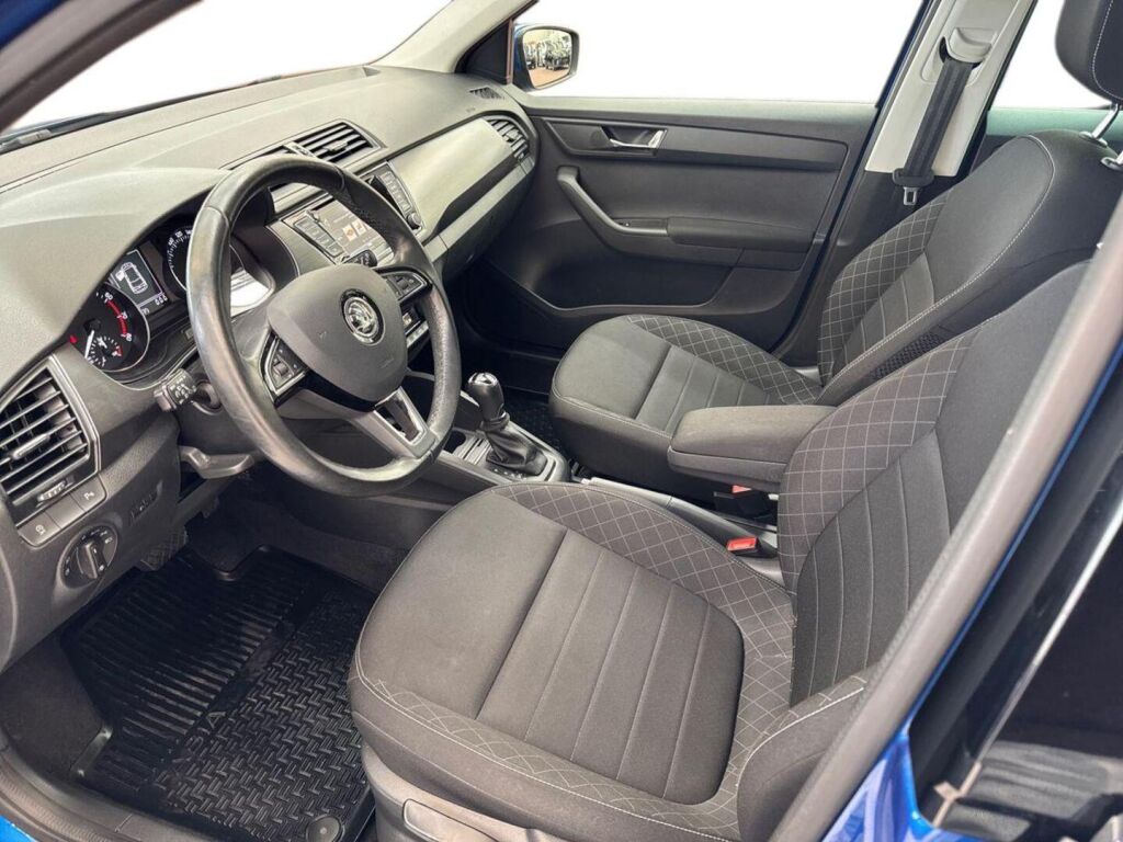 Skoda Fabia 2018 Sininen