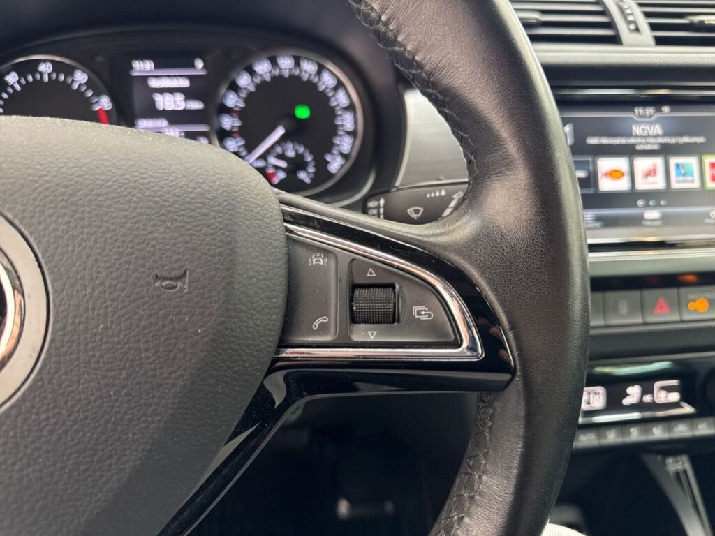 Skoda Fabia 2018 Sininen