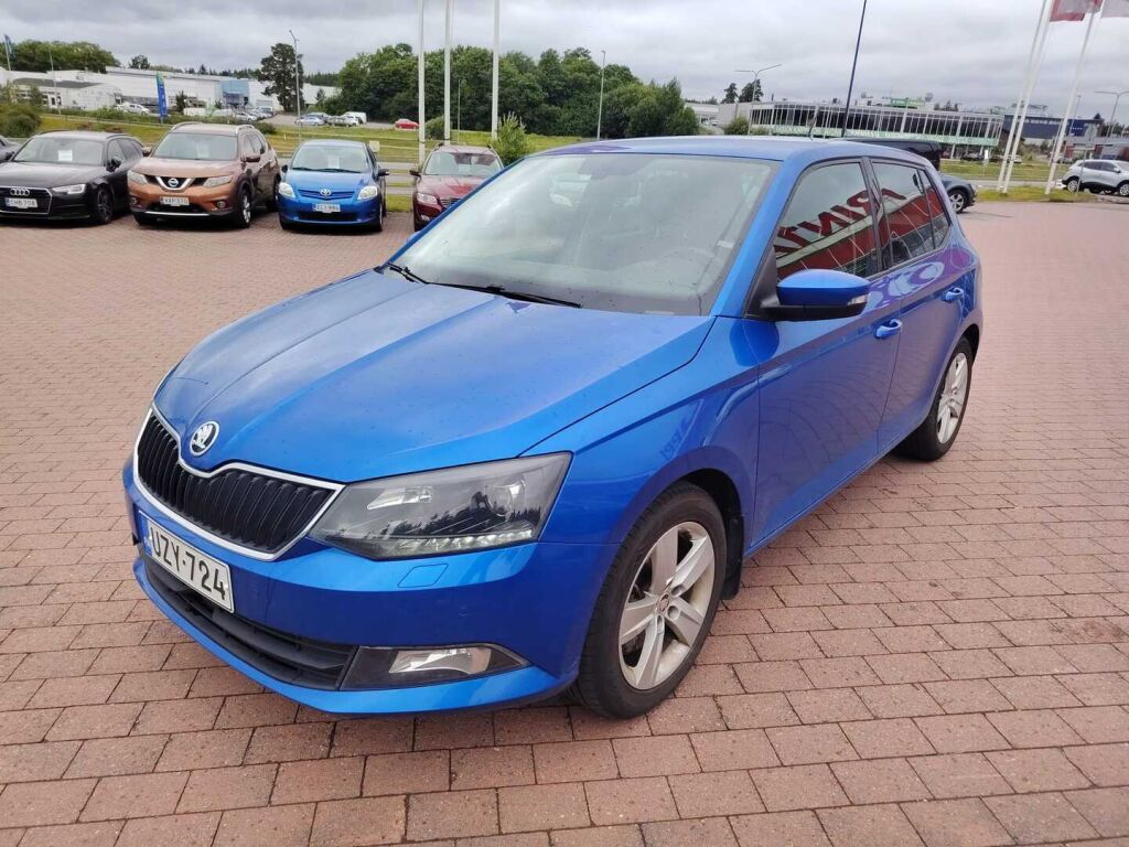 Skoda Fabia 2018 Sininen