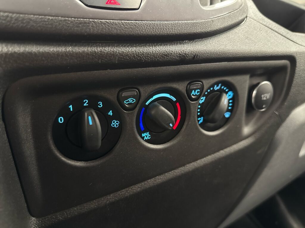 Ford Transit 2018 Valkoinen