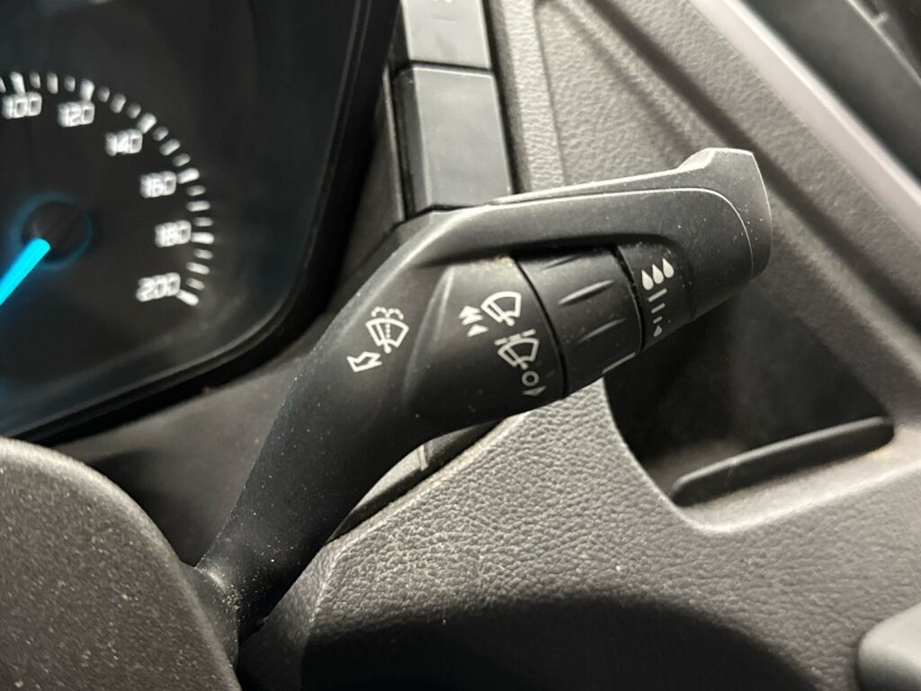 Ford Transit 2018 Valkoinen