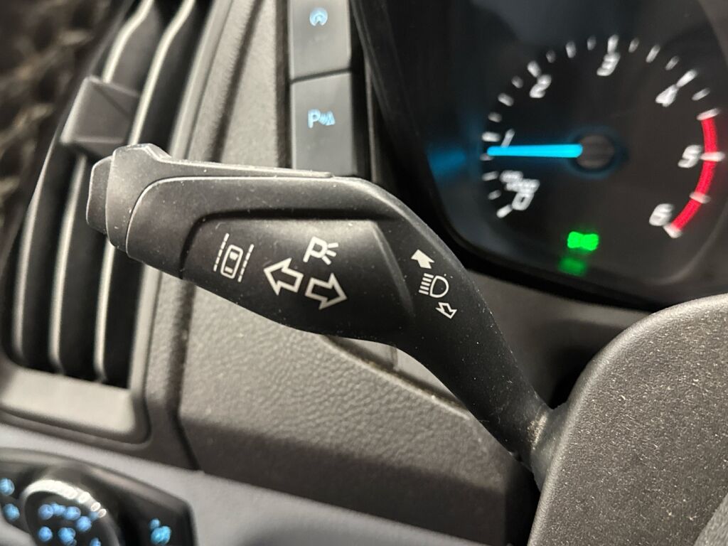 Ford Transit 2018 Valkoinen