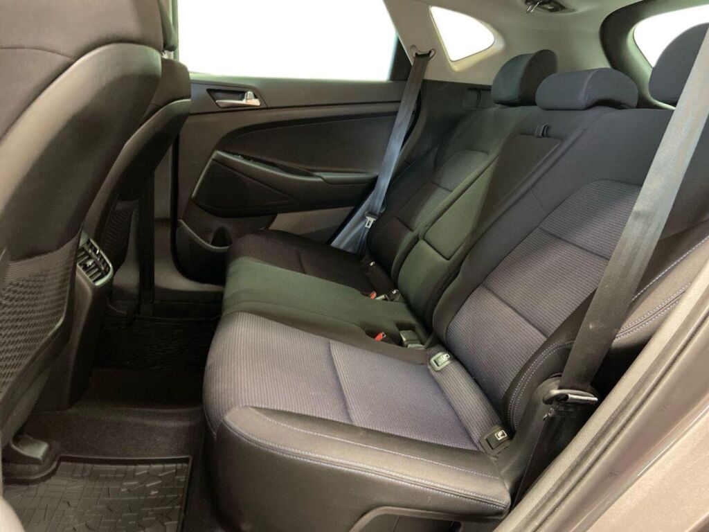 Hyundai Tucson 2018 Ruskea (beige)