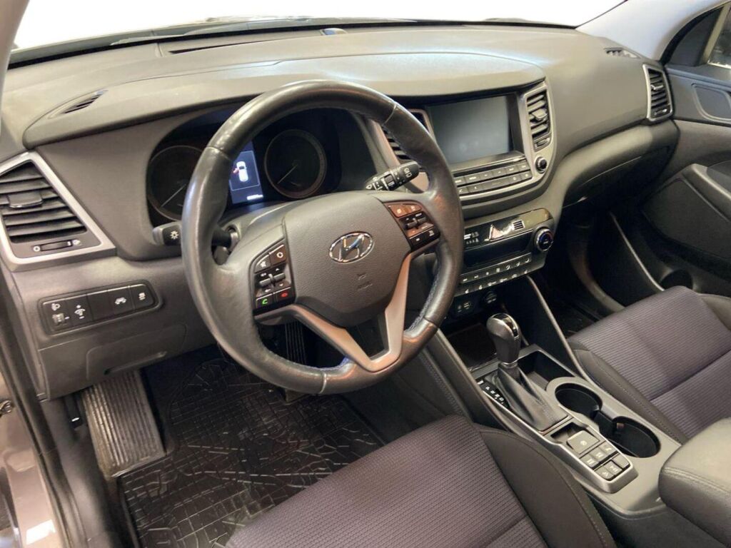 Hyundai Tucson 2018 Ruskea (beige)